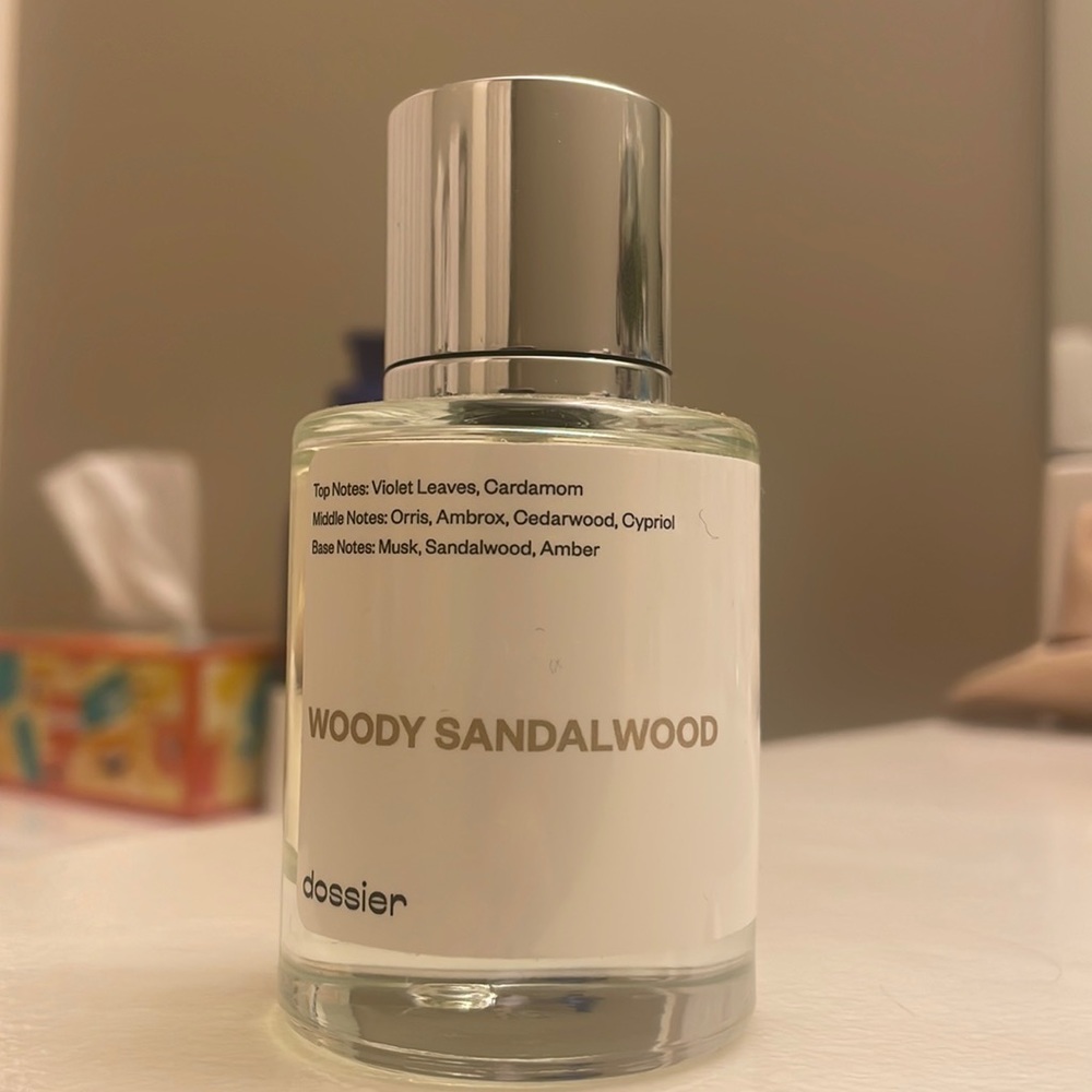 Dossier- Woody Sandalwood
